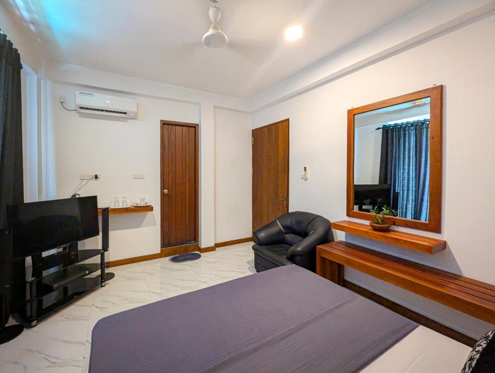 Airport Hotel By Cmb Apartments เนกอมโบ ภายนอก รูปภาพ
