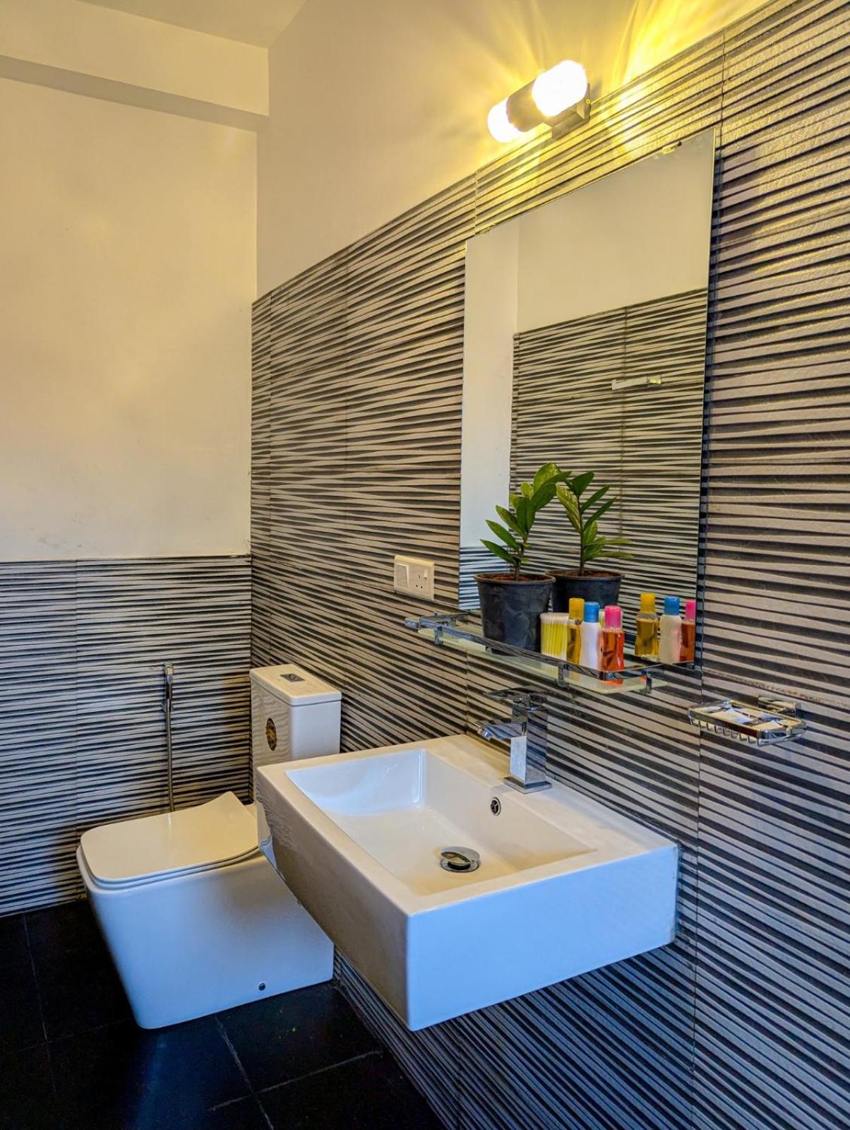 Airport Hotel By Cmb Apartments เนกอมโบ ภายนอก รูปภาพ