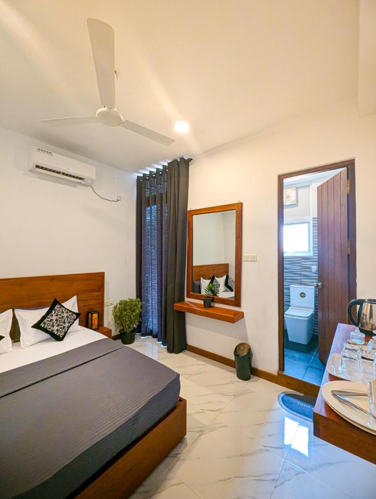 Airport Hotel By Cmb Apartments เนกอมโบ ภายนอก รูปภาพ
