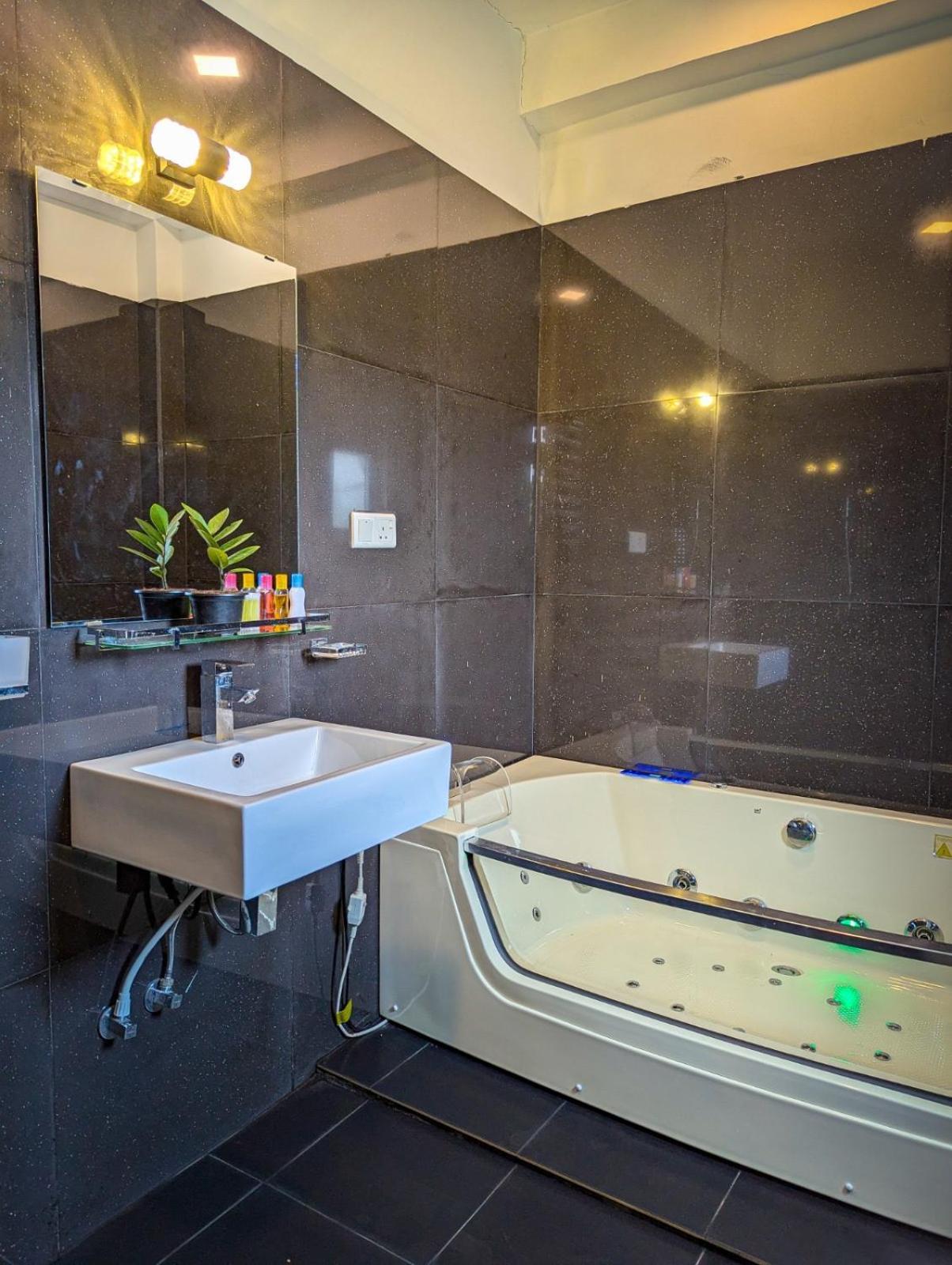 Airport Hotel By Cmb Apartments เนกอมโบ ภายนอก รูปภาพ