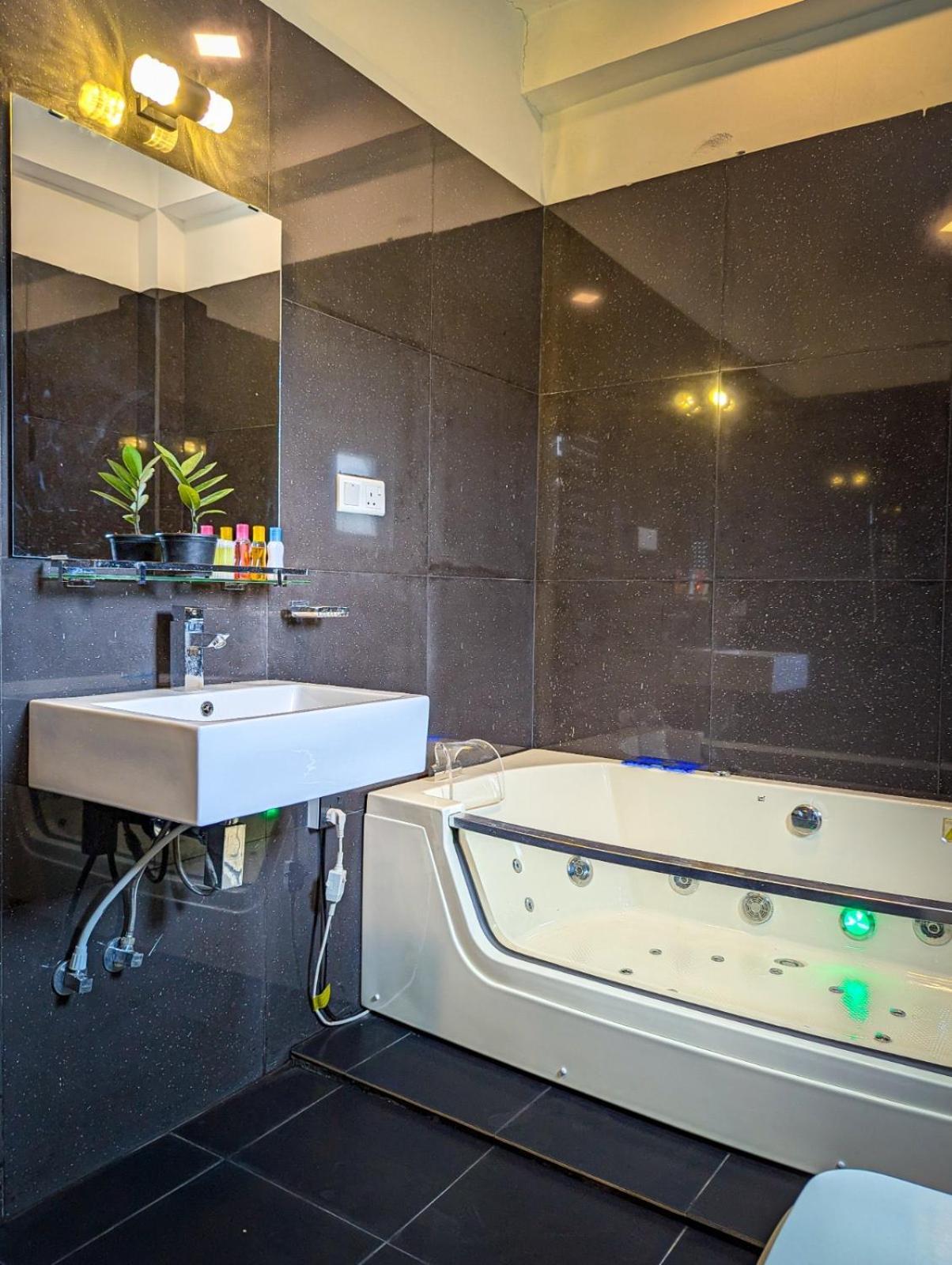 Airport Hotel By Cmb Apartments เนกอมโบ ภายนอก รูปภาพ